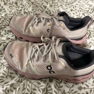 Women's On cloud Shoes